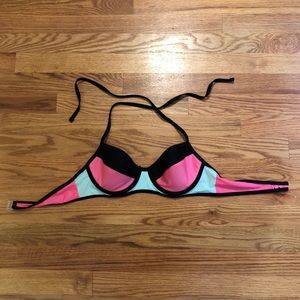 Color Block Bathing-suit Top